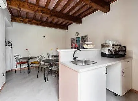 Oda ve Kahvaltı Bianchi 64 Pisa